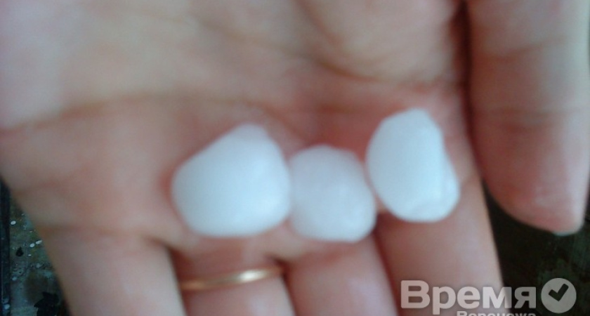 На Воронеж обрушился ураган с градом диаметром до двух сантиметров