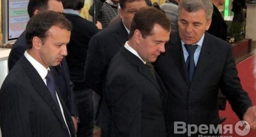 Медведева заинтересовал эталонный воронежский чернозём