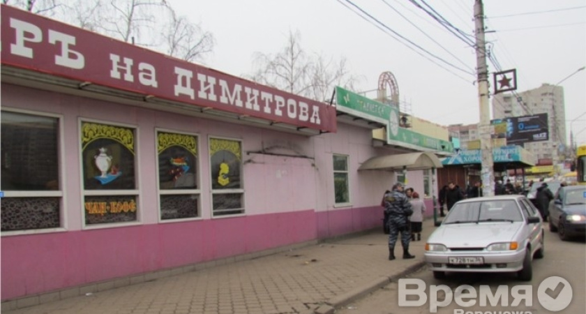 В Воронеже снесли два кафе и магазин электроинструментов
