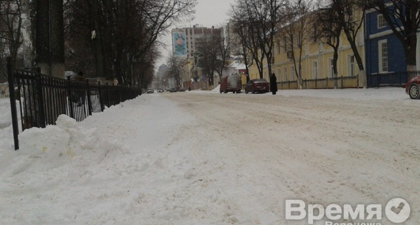 Воронежцы жалуются на не чищенные от снега магистральные улицы города