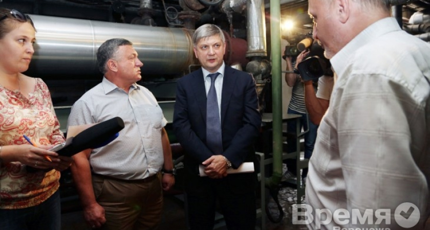 И.о. губернатора Александр Гусев пригрозил увольнением руководству «Воронежтеплосети»