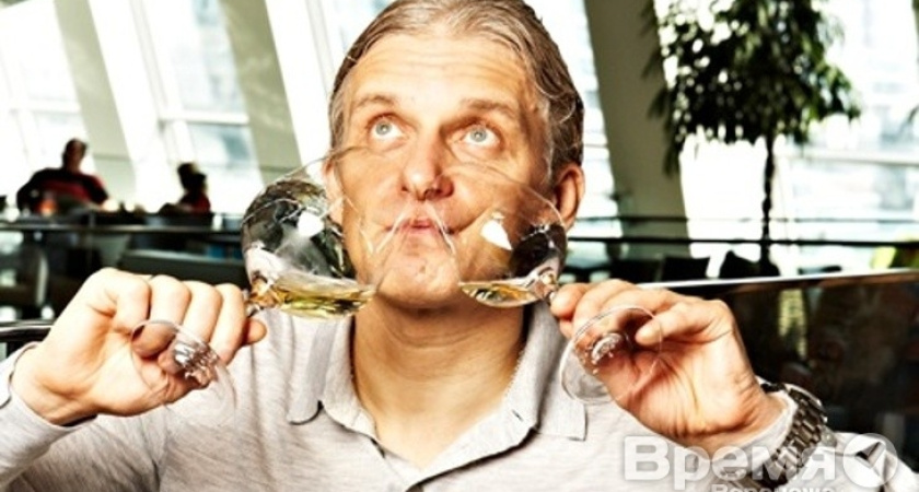 Тиньков и воронежец, требовавший с банка неустойку в 24 млн рублей, объявили о перемирии