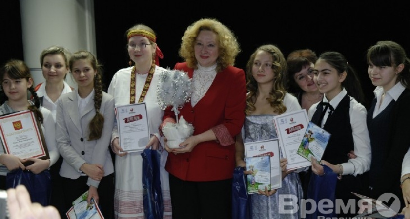 На областной лингвистической олимпиаде воронежские школьники рассказывали сказки на английском языке