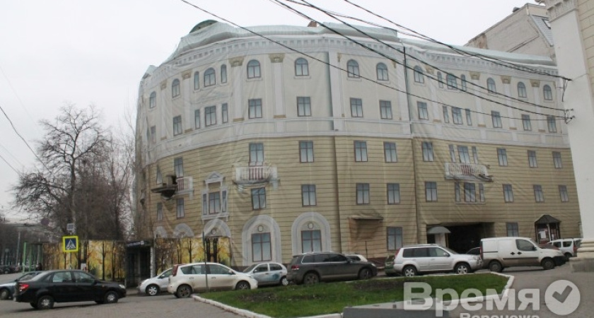 В Воронеже в опустевшем доме на площади Ленина,6 долгое время жили мигранты