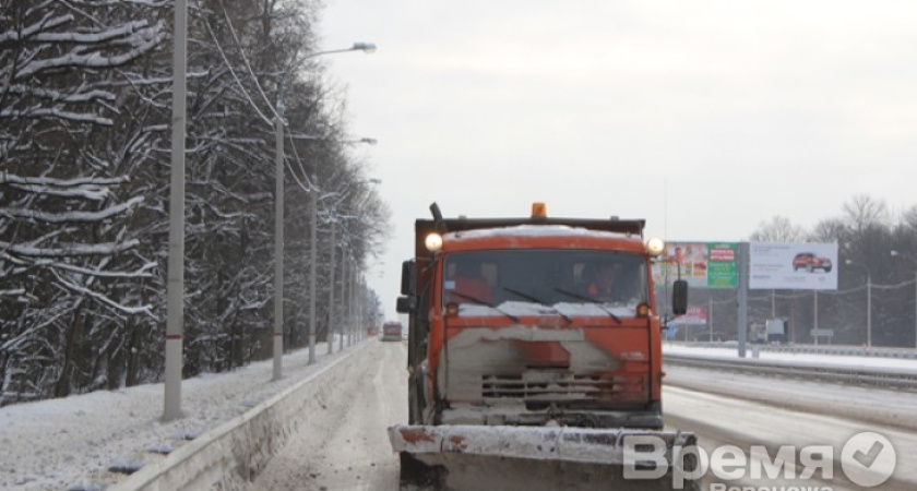 Спасатели рассказали воронежцам, как управлять машиной при гололёде