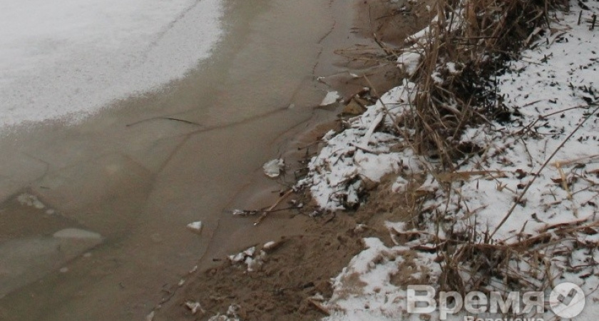 В Воронеже непогода распугала любителей зимней рыбалки с водохранилища