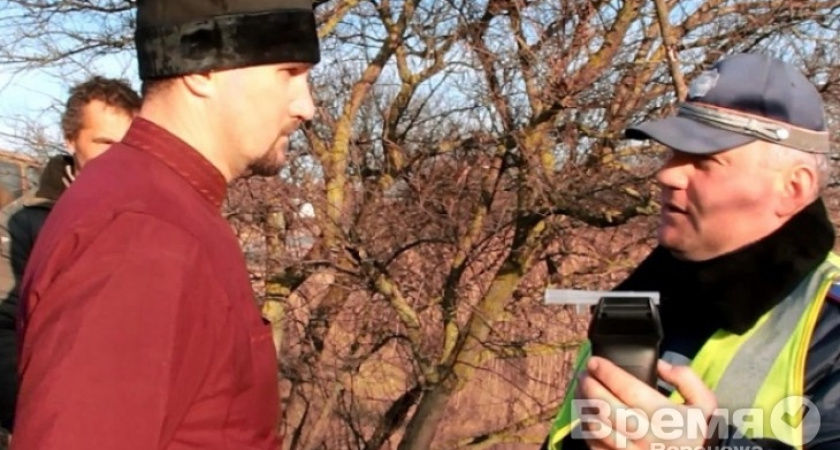 В Крыму задержанный за езду подшофе водитель представился воронежским священником