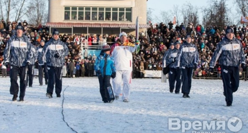 Самому молодому участнику эстафеты Олимпийского огня в Воронеже 14 лет, а пожилому – 79