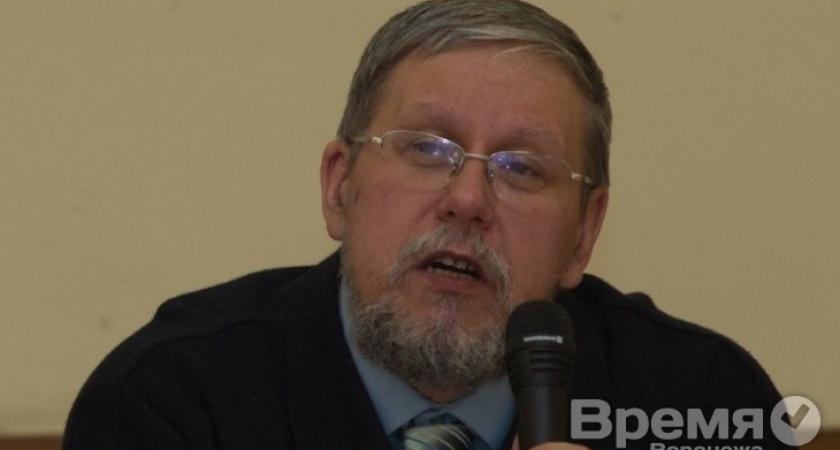 Философ Сергей Переслегин поддержал в Воронеже Путина и реформу РАН