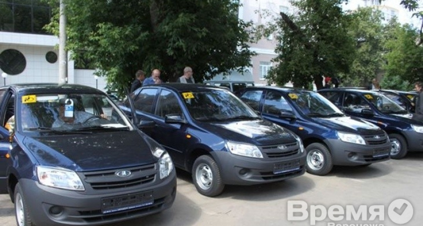 Воронежцам, получившим травму на работе, выдали автомобили