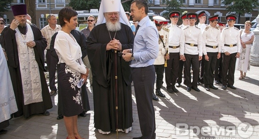 Памятный знак Императора теперь в Воронеже