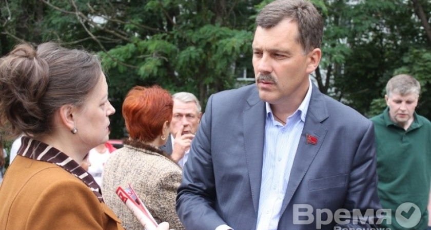 Не работают чиновники? Константин Ашифин идет к вам!