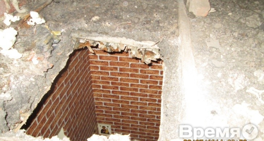 В Воронеже на жителей двухэтажки обрушился потолок