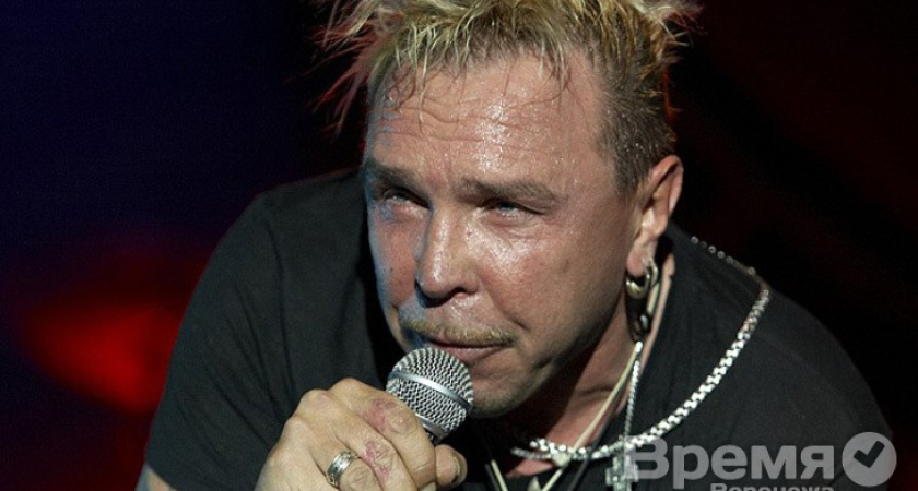 Автор песни «Моя бабушка курит трубку» исполнит хиты в Воронеже