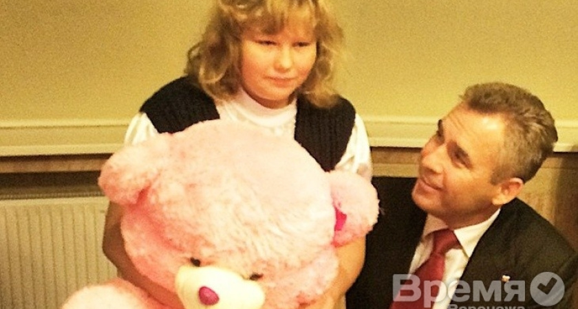 Павел Астахов побывал в лагере беженцев в Воронеже и встретился с девочкой, сбежавшей от норвежского отца-тирана