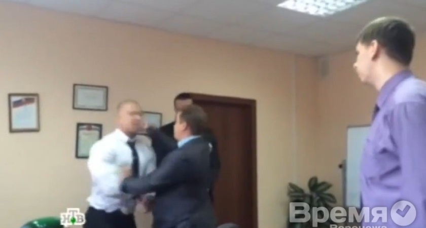 Телевизионщиков, которые «напали» на мэра Воронежа, избил оренбургский чиновник