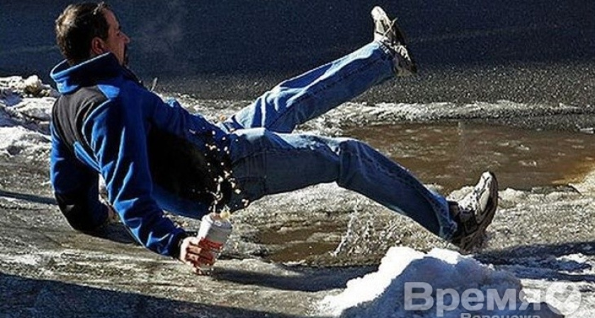 Чиновники объяснили, почему не могут ликвидировать гололёд на улицах Воронежа