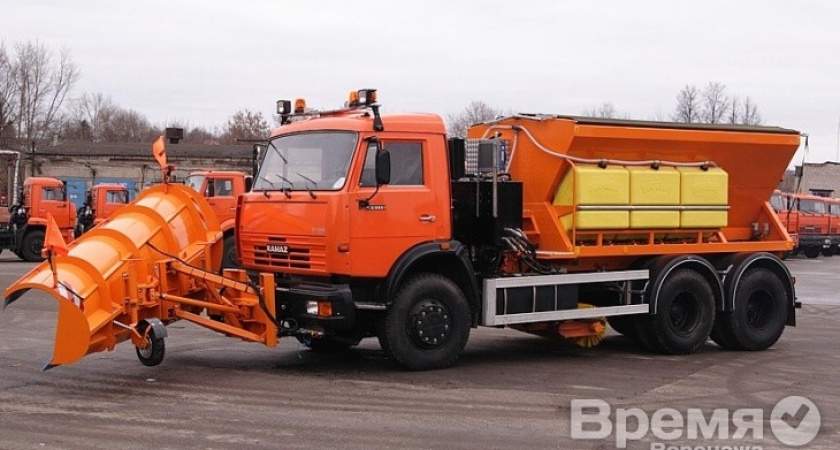 В Воронеже недостаточно техники для борьбы с наледью