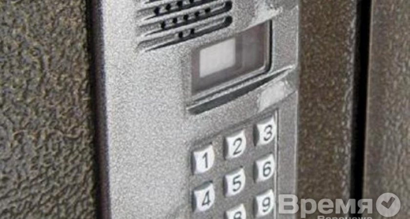 Воронежская мэрия: домофоны должна чинить УК