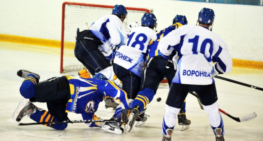 Воронежский «Буран» два раза обыграл саратовский «Кристалл»