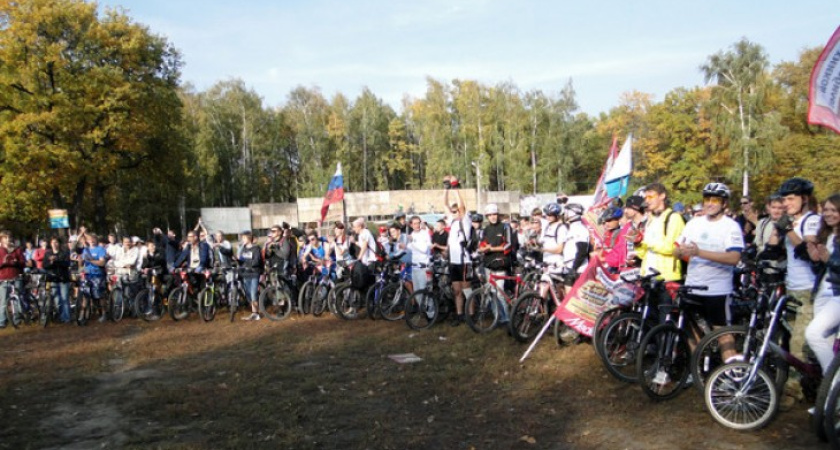 «СуперЛюди» в Воронеже «дали жару» —  с велосипедами в руках они бегали наперегонки