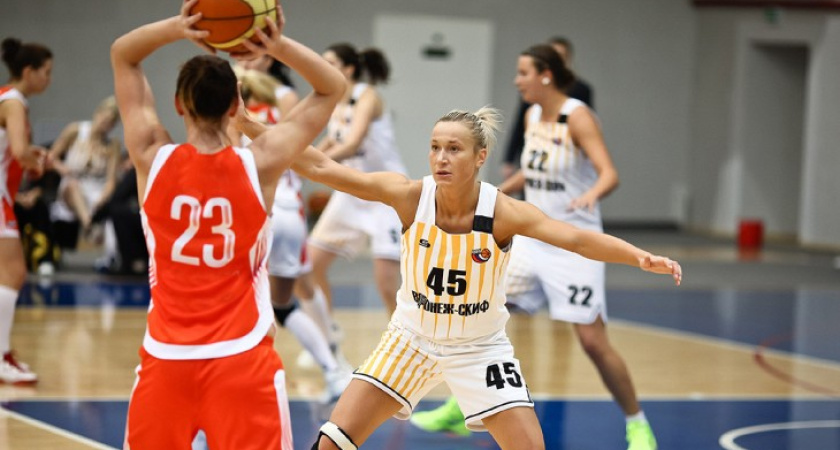 Воронежские баскетболисты одержали три победы на двоих