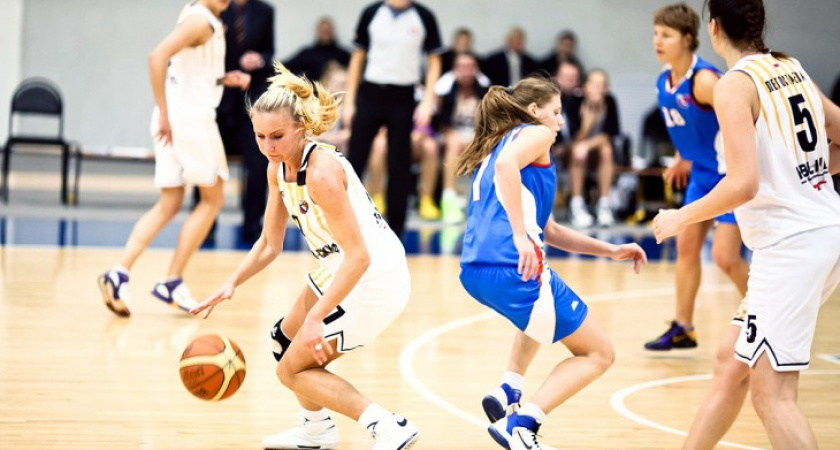 Баскетболистки "Воронеж-СКИФ" уступили столичному фавориту