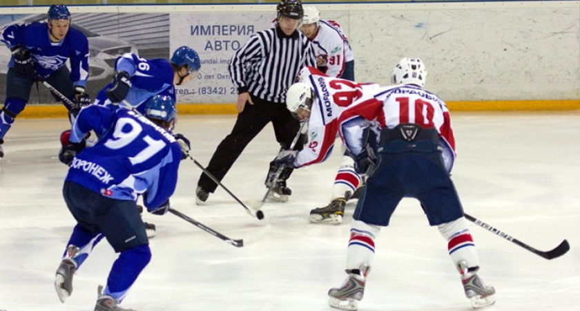 Воронежский "Буран" провел два поединка в Саранске