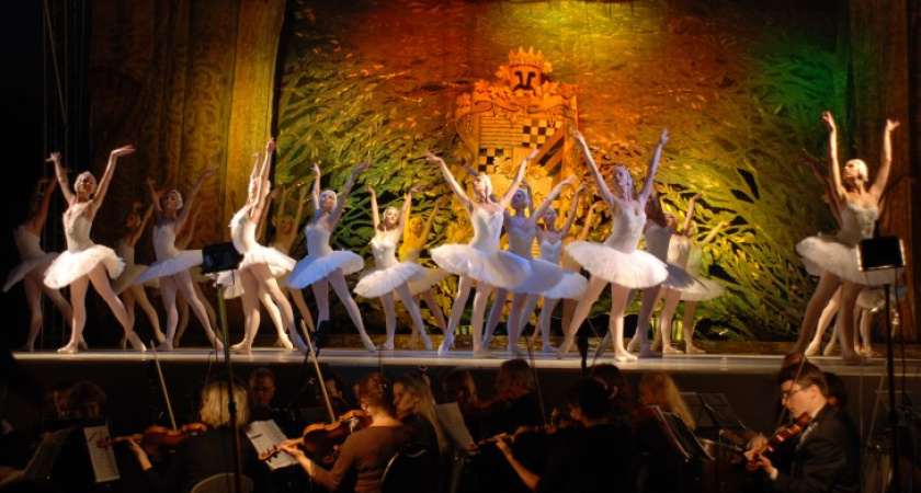 «Лебединое озеро» в ночном Дивногорье прошло с аншлагом