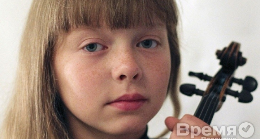 Победившая на международном конкурсе 11-летняя скрипачка из Воронежа хочет купить маме дом в Женеве