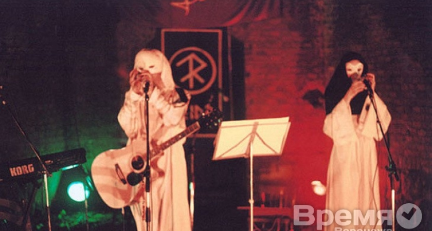 Moon Far Away: «Эстрадные русские частушки неприятны, но это лучше чем Бритни Спирс»