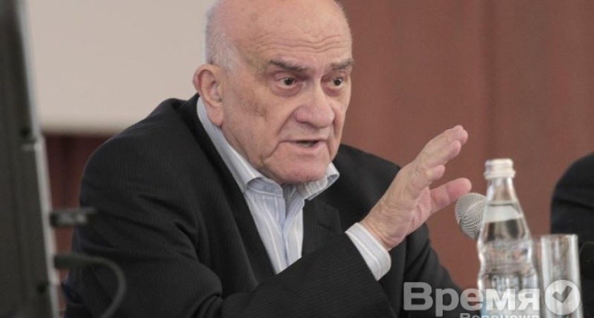 Евгений Ясин раскритиковал «вертикаль власти», но похвалил губернатора Гордеева