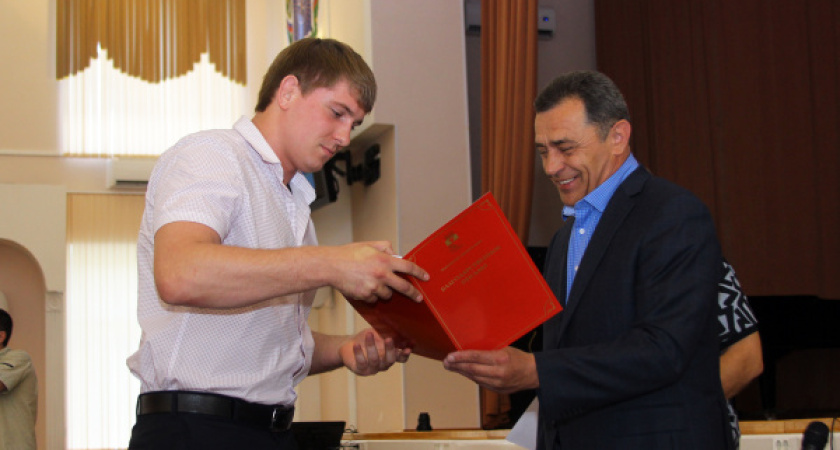 Спортсмены ВГУ получили грамоты от Воронежской гордумы 