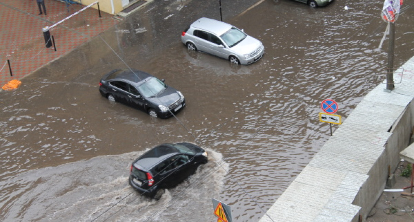 Центральные улицы Воронежа в очередной раз утонули 