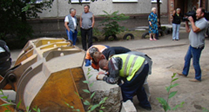 Воронежцы, устанавливающие шлагбаумы во дворах, рискуют жизнью 