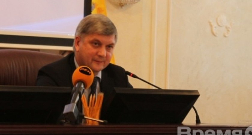 В предвыборную борьбу в Воронеже вступает "Господин Аноним"