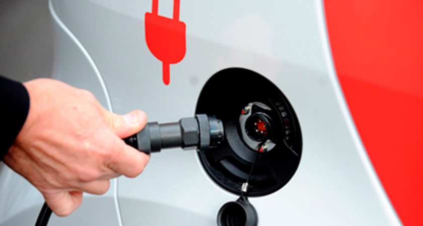 На автозаправках можно будет подзарядить электромобиль 