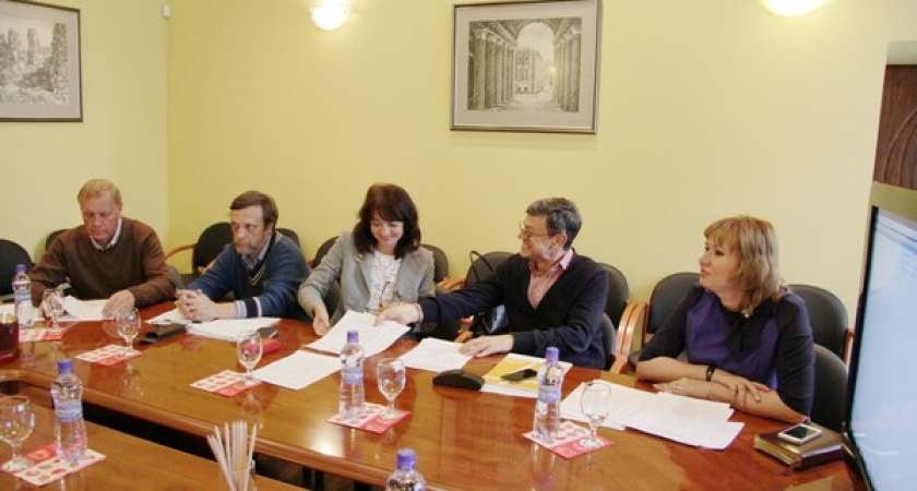 Воронежский режиссёр Михаил Бычков присудил самому себе гранты? 