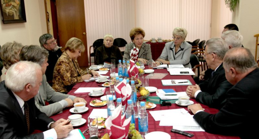 Отставные депутаты стремятся в Общественную палату Воронежа