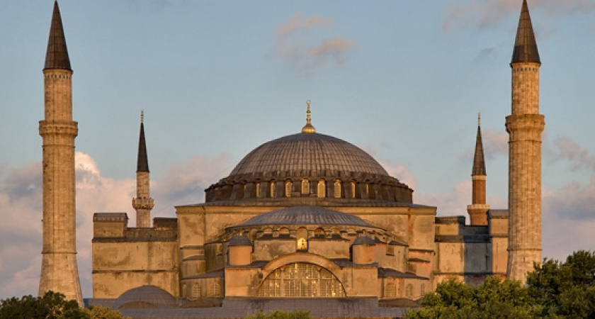 Депутат Госдумы от Воронежской области призывает вернуть Собор Константинопольской Софии христианской Церкви