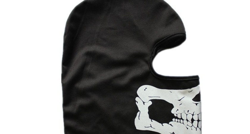 Воронежскую студентку оштрафовали на 10 тысяч за маску с черепом 