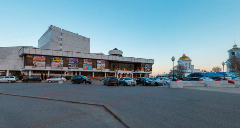  На месте митинга демократов на Советской площади Воронежа  собаки "обнаружили" взрывчатку 