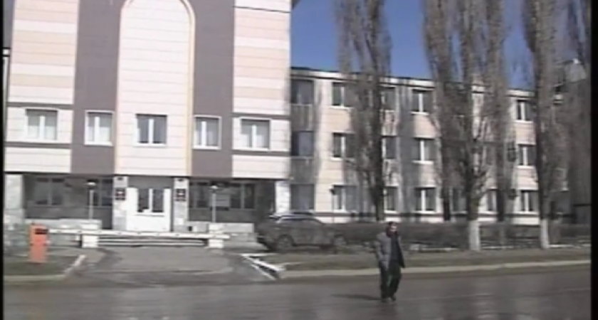 Жителей воронежского общежития выгоняют на улицу 