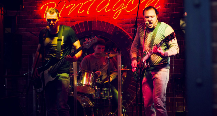 Конкурс молодых  рок-исполнителей открылся в Воронеже под нежные звуки виолончели 