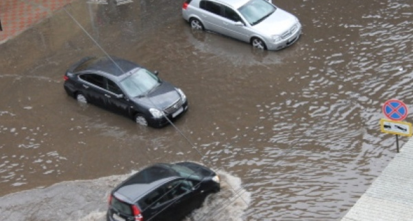 В Воронеже затопило четыре улицы