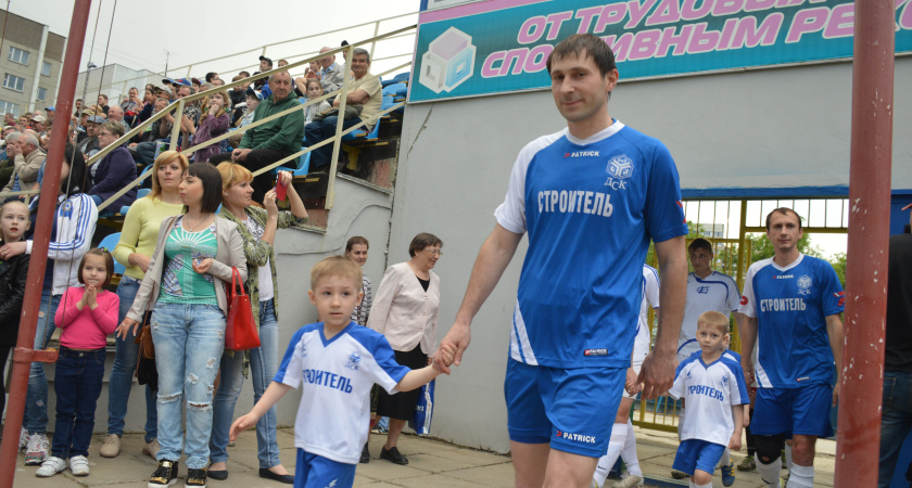 Воронежские строители сменили рабочую площадку на футбольное поле