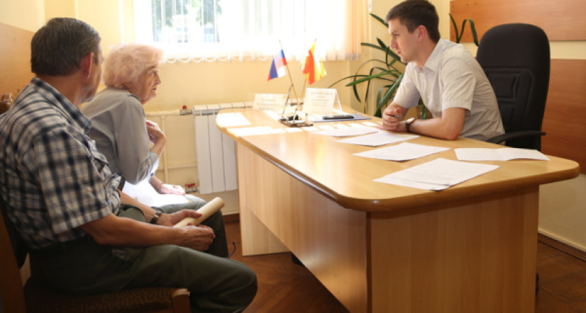 Воронежцы попросили мэрию привести в порядок сквер на улице Грамши