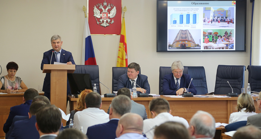 Александр Гусев: «Дети от трех лет в Воронеже гарантированно устраиваются в детские сады»