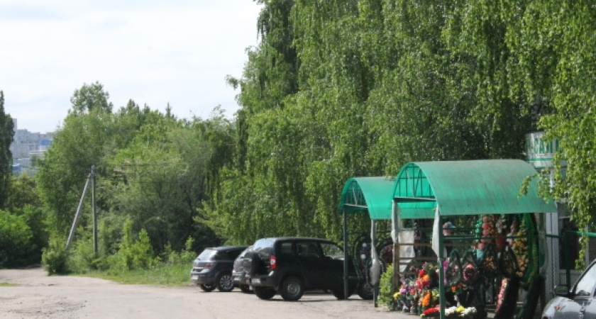 Жительница Воронежа не смогла похоронить бабушку в назначенный день из-за «черных агентов»