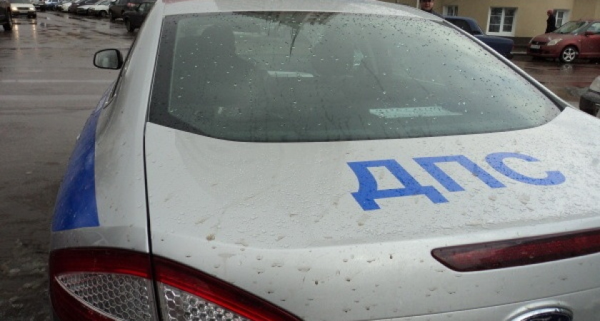 От автомобиля супруги воронежского депутата пострадал инвалид-колясочник